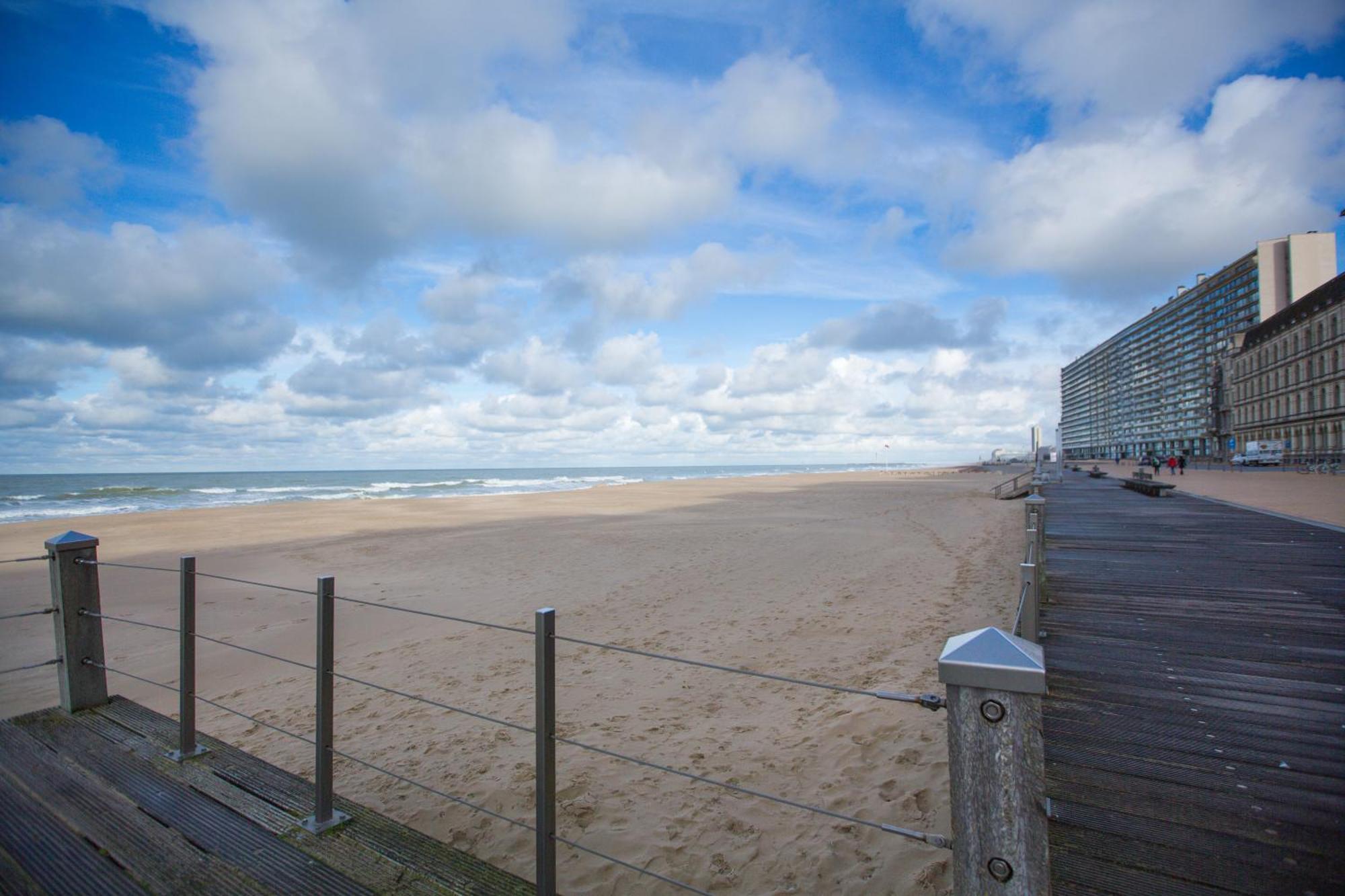 Bright Apartment With Sea View Oostende Ngoại thất bức ảnh