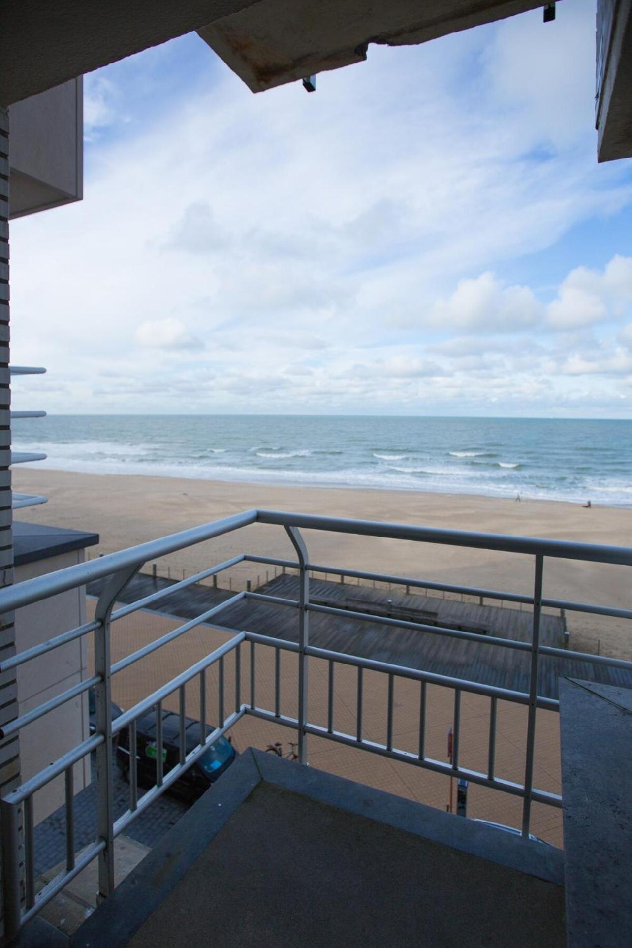 Bright Apartment With Sea View Oostende Ngoại thất bức ảnh